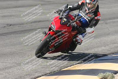 media/Oct-13-2025-Moto Forza (Mon) [[a66d839500]]/3-B Group/Session 2 (Bowl)/